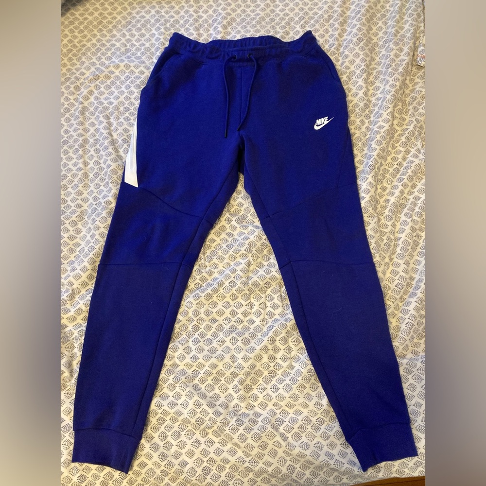 Nike Tech Joggers purple/Brand New (with tags).